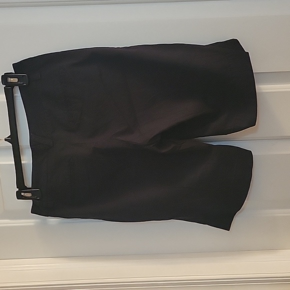 Dockers Women's Black Shorts 6 - Picture 5 of 6